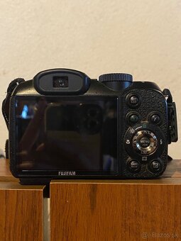 Fujifilm FinePix S1800 - 3