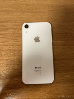 Apple iPhone XR 64GB - 3