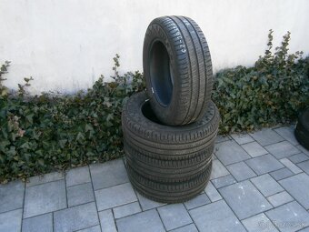 Predám 4x letné temer nové pneu KLEBER 215/65 R16C 109/107T - 3