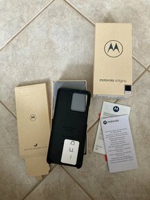 Motorola Edge 40 Neo - 3