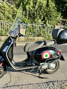 vespa 300GTV Monte napoleone - 3