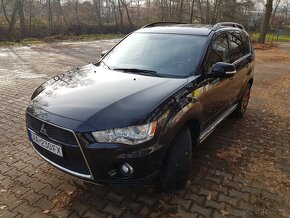 Mitsubishi Outlander - 3