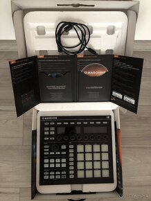 Native Instruments MASCHINE MK2 Groove Production Studio - 3