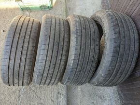 Goodyear eagle F1 235/55 r19 - 3