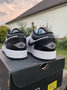 Nike Air Jordan 1 Low White Black - 3