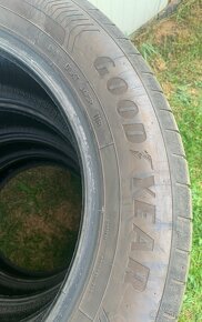 letné pneu. Goodyear 215/60 R17; 2018; 5mm - 3