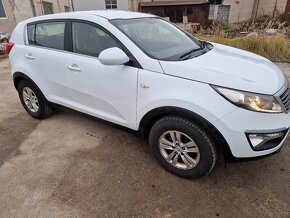 rozpredam kia sportage 3 2.0 crdi 4x4 100kw 2010-2015 farba - 3