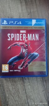 Spiderman PS4 (zlatá) - 3