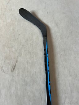 Predám hokejku Bauer Nexus League S22 SR - 3