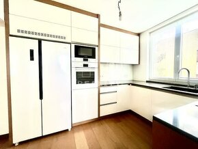 EXKLUZÍVNE NA PREDAJ EXKLUZÍVNY, 5-IZBOVÝ BYT (121 m2),... - 3