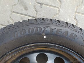 Zimné pneu Goodyear Ultragrip Performance 205/55 R16 - 3