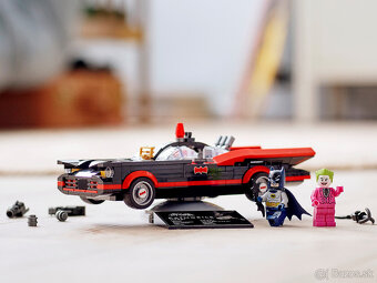 LEGO® 76188 Batman Classic TV Series Batmobile + časopis - 3