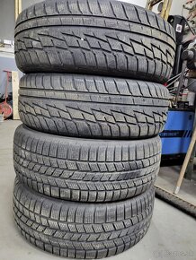 235/60 r18 zimné - 3