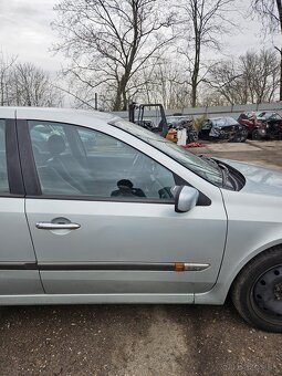 Renault laguna.        2004      1.9dci - 3