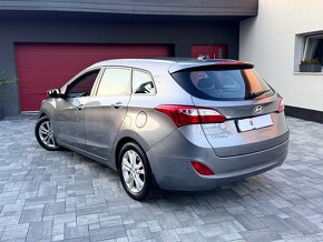 Hyundai i30 1.6Crdi max.vybava - 3