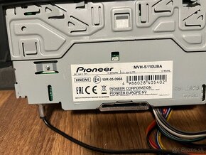 Pioneer MVH-S110UBA pre BMW E9x - 3