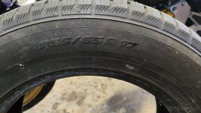 Predám zimné gumy 235/65R17 - 3