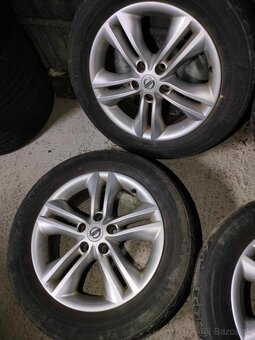 4ks alu disky orig. Nissan 5x114,3 R17 pneu 215/60 R17 - 3