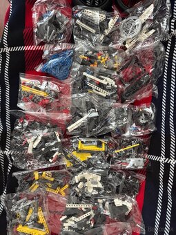 Lego Technic 42130 BMW M 1000 RR - 3