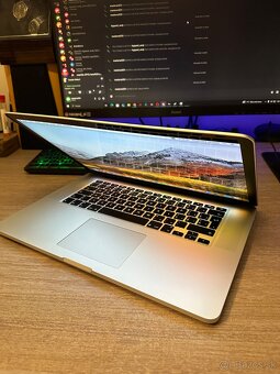 Apple MacBook Pro 15” - 3