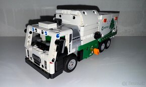 Lego Technic 42167 - 3