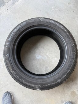 215/55 R17 - 3