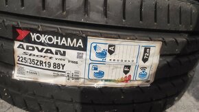 Yokohama 225/35r19 letné - 3