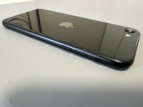 iPhone SE 2020 - takmer nový - 3