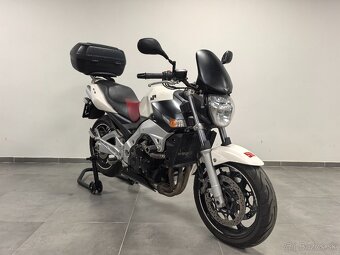 Suzuki GSR 600 - 3