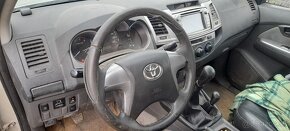 Predám toyota hilux  2.5tdi r2012 - 3