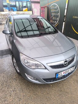 Opel Astra J 1.4Turbo 103kw Sport - 3