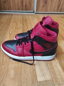 Nike Jordan 1 Mid - 3