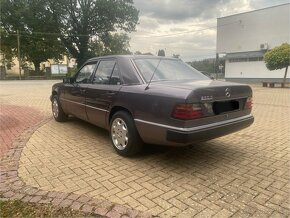 Mercedes W124 250D - 3