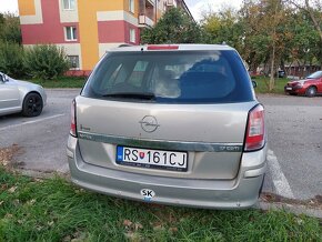 Predám Opel Astra H na náhradné diely - 3