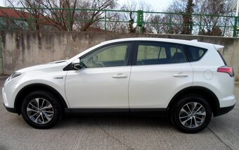 Toyota RAV4 2.5 Hybrid AWD E-four 1.majiteľ - 3