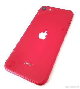 pekný kompakt iPhone SE 2022 3 GEN 64 GB red - 3