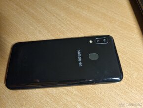 Samsung Galaxy A20e - 3