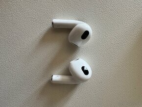 Apple AirPods 3. generacie lightning puzdro - 3