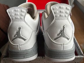 Jordan 4 White Oreo - 3