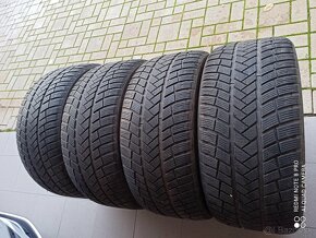 zimne pneu vredestein 285/40 R21 - 3