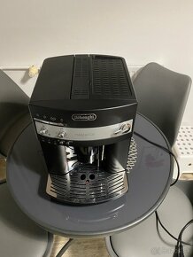 Automaticky kavovar Delonghi Magnifica ESAM 3000b - 3