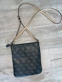 Guess crossbody kabelka  originál - 3