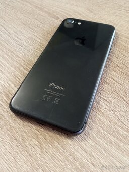 iPhone 8 / 64GB prasknutý displej - 3