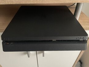 Predám ps 4 slim - 3