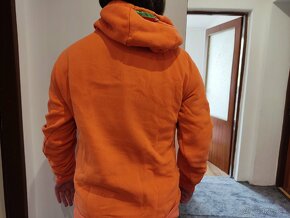 Oranžová mikina - 3