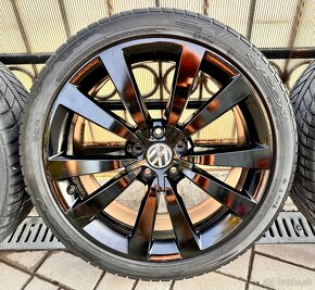 VW Tornado 5x112 235/40 R19 - 3