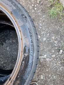 Zimne 225/45 R17 - 3