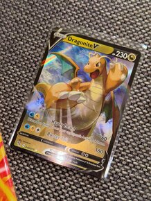 Charizard album a 50 Pokémon originál kariet + V karta - 3