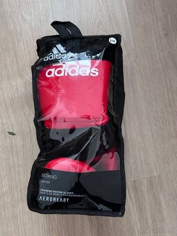 Predám nepoužívané boxovacie vrece Katsudo + rukavice Adidas - 3