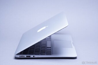 ZÁRUKA/MacbookAir 11.6"/I5 1.7GHZ/4GB RAM/256GB SSD/CZ - 3